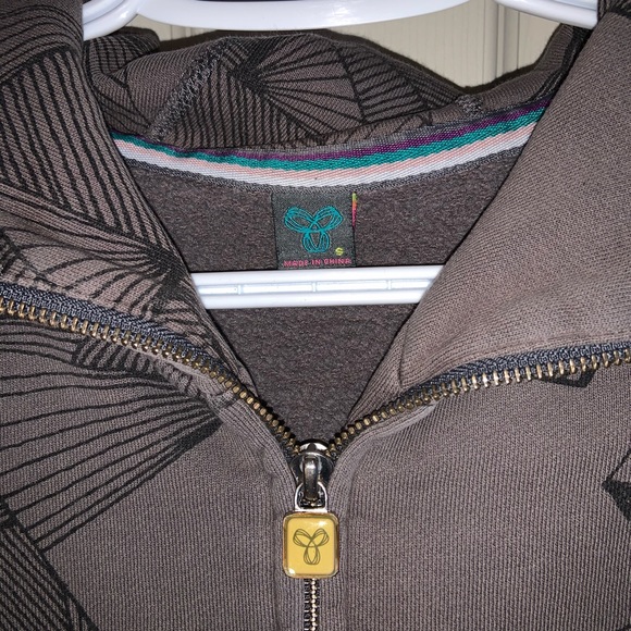 TNA Sweater - Picture 3 of 4